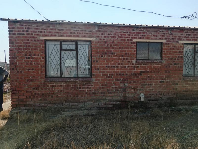 2 Bedroom Property for Sale in Thabong Free State